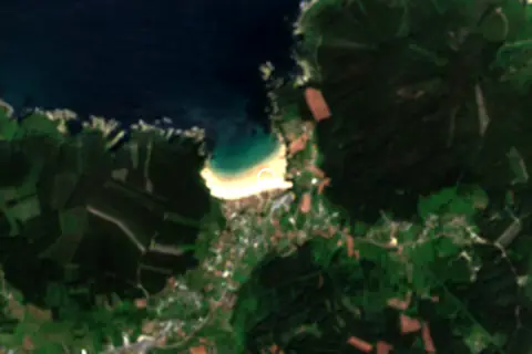 Satellite image of Playa de Xilloi and its surroundings