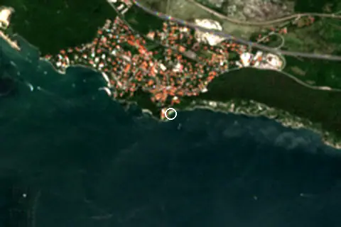Satellite image of Spiaggia del Principe and its surroundings