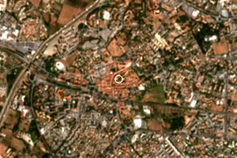 Satellite image of Fréjus and its surroundings