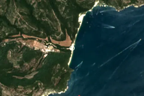 Satellite image of Spiaggia di Vignanotica and its surroundings