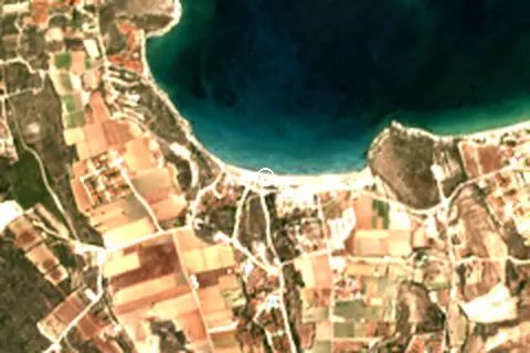 Satellite image of Pırlanta Plajı and its surroundings