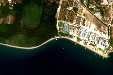 Satellite image of Akmaz Plajı and its surroundings