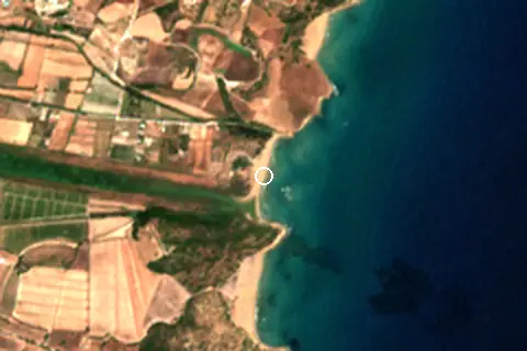 Satellite image of Spiaggia di Eloro and its surroundings
