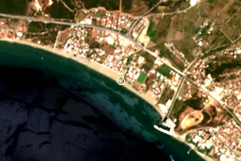 Satellite image of Gümüldür Halk Plajı and its surroundings