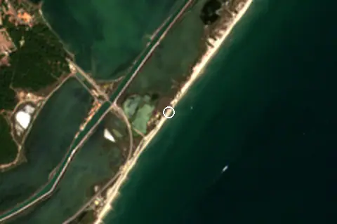 Satellite image of Plage des Aresquiers and its surroundings