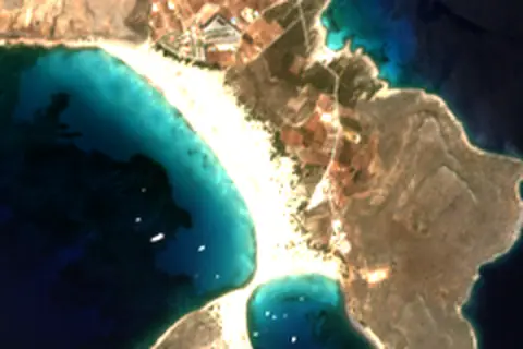 Satellite image of Sarakiniko Beach and its surroundings