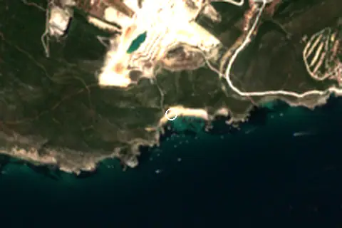 Satellite image of Praia da Ribeira do Cavalo and its surroundings