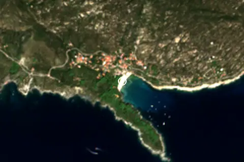 Satellite image of Spiaggia di Fetovaia and its surroundings