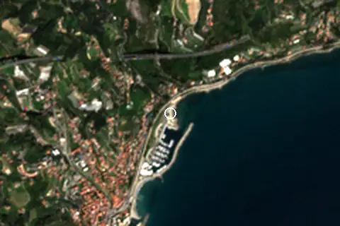 Satellite image of Spiaggia di San Lorenzo and its surroundings
