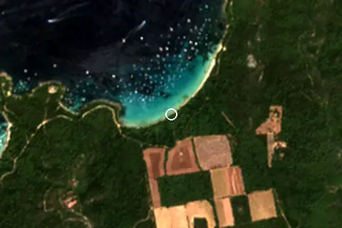 Satellite image of Plage Notre-Dame and its surroundings