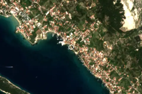 Satellite image of Plaža Banj and its surroundings