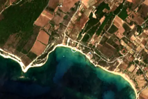 Satellite image of Habbele Plajı and its surroundings